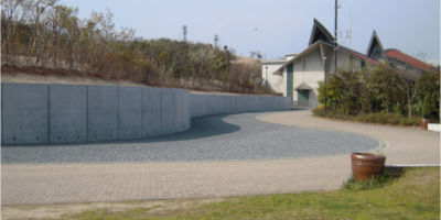 平成25年03月竣工 石見海浜公園地域自主戦略交付金事業(都市公園安全・安心)アクアス屋外通路上屋整備(1期)工事